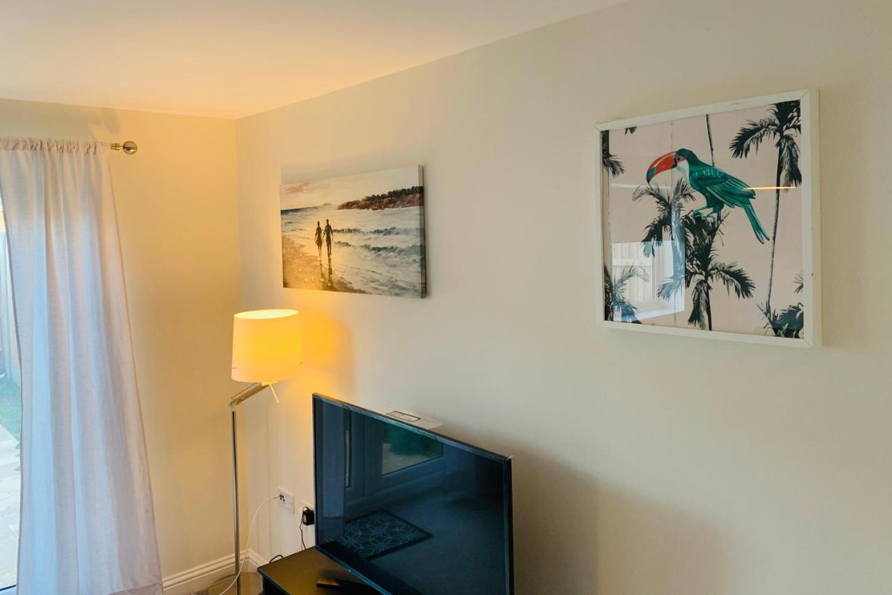 Alpha, Private Double Room, City Centre, Free Parking, Sittingbourne, Kent Exteriér fotografie